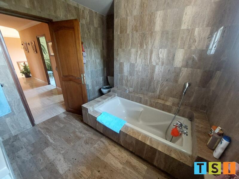 Maison d'architecte - 240 m² - 7 pièces