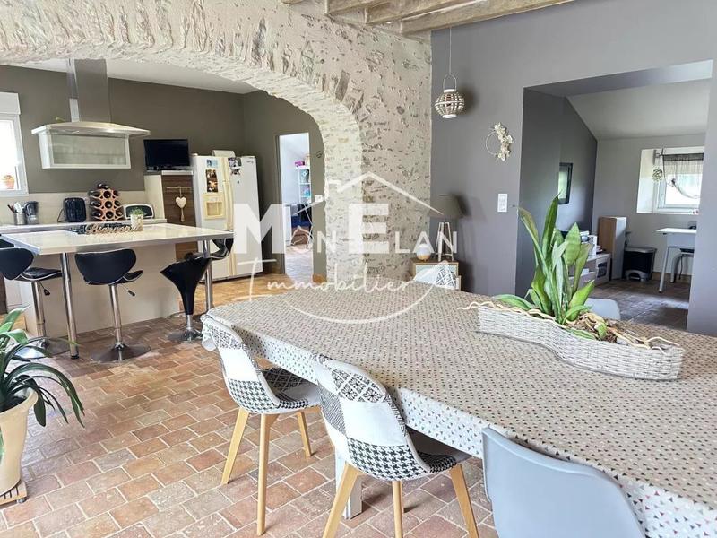 Château - 123 m² - 5 pièces