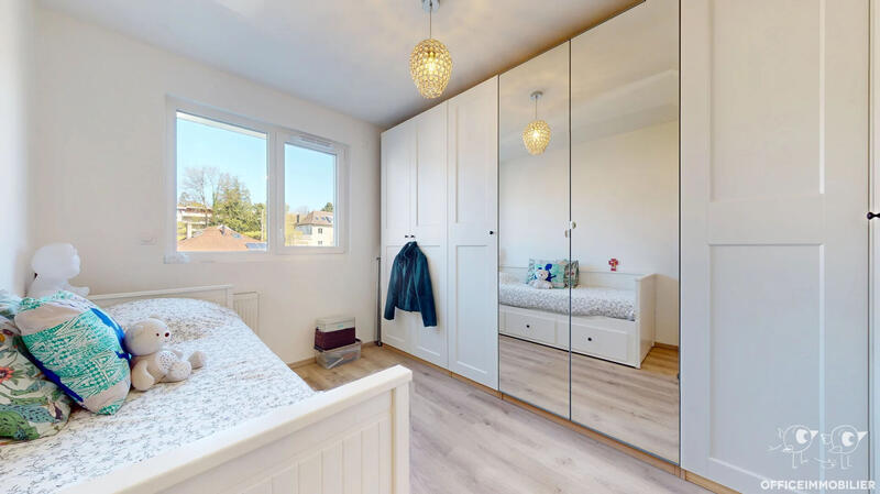 Appartement - 80 m² - 4 pièces