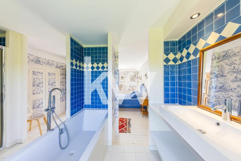 Maison - 700 m² - 23 pièces