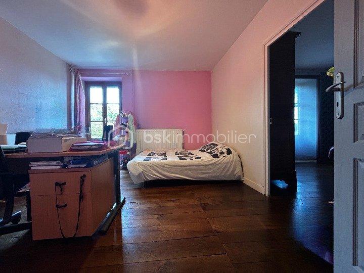 Corps de ferme - 240 m² - 10 pièces