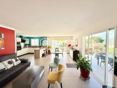 Maison - 181 m² - 8 pièces