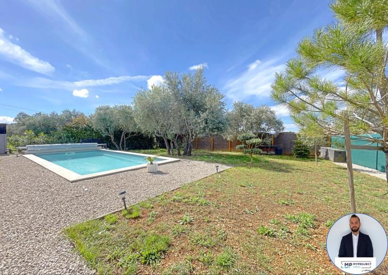 Maison - 93 m² - 5 pièces