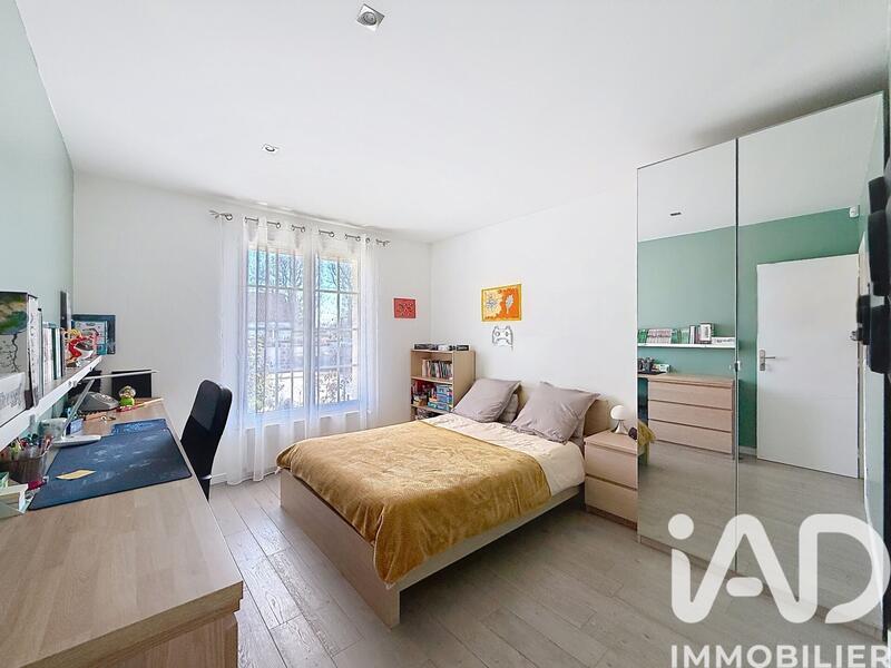 Maison - 180 m² - 6 pièces