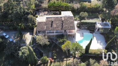 Maison - 216 m² - 6 pièces