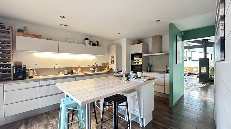 Maison de bois - 168 m² - 6 pièces