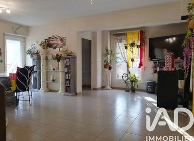 Maison - 105 m² - 6 pièces