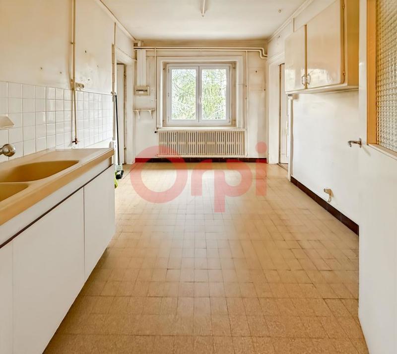 Appartement - 168 m² - 6 pièces