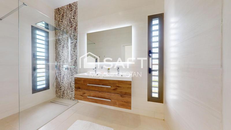 Maison - 176 m² - 5 pièces