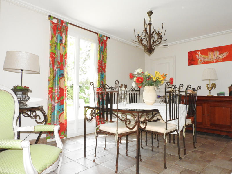 Maison - 202 m² - 8 pièces