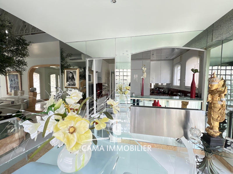 Maison - 197 m² - 7 pièces