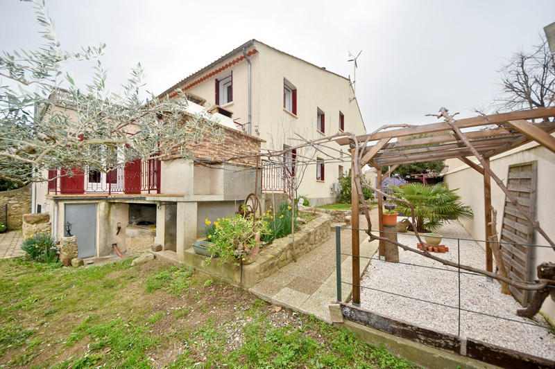 Maison - 220 m² - 7 pièces