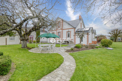 Maison - 195 m² - 7 pièces