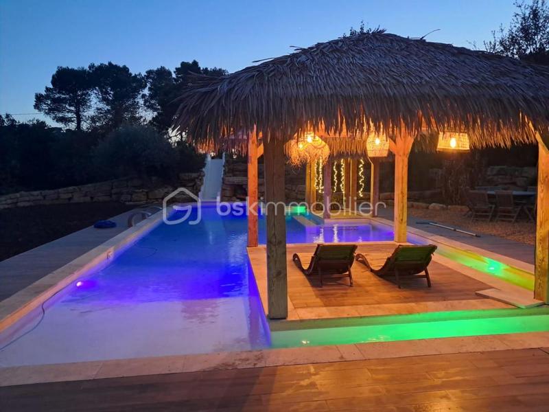 Propriété - 237 m² - 8 pièces