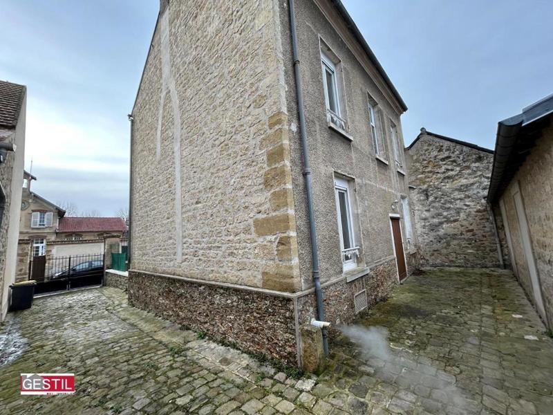 Maison - 92 m² - 5 pièces