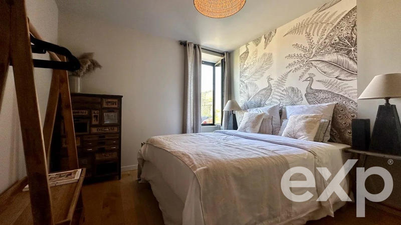 Maison - 207 m² - 9 pièces