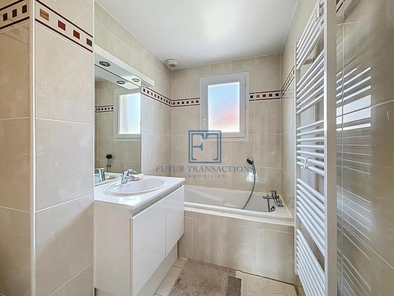 Maison - 85 m² - 4 pièces