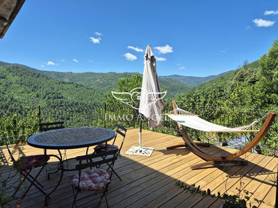 Maison - 145 m² - 9 pièces