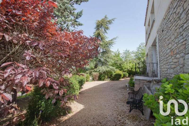 Maison - 270 m² - 8 pièces