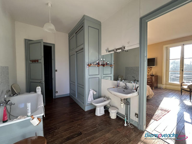 Château - 632 m² - 12 pièces