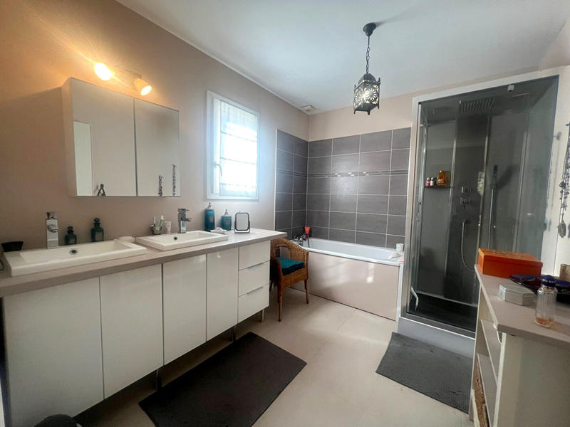 Maison - 143 m² - 6 pièces