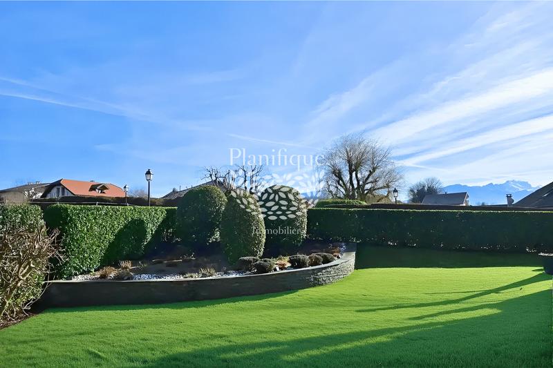 Maison - 299 m² - 7 pièces