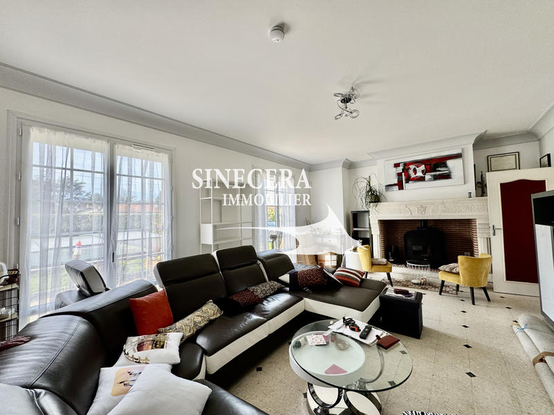 Maison - 180 m² - 7 pièces