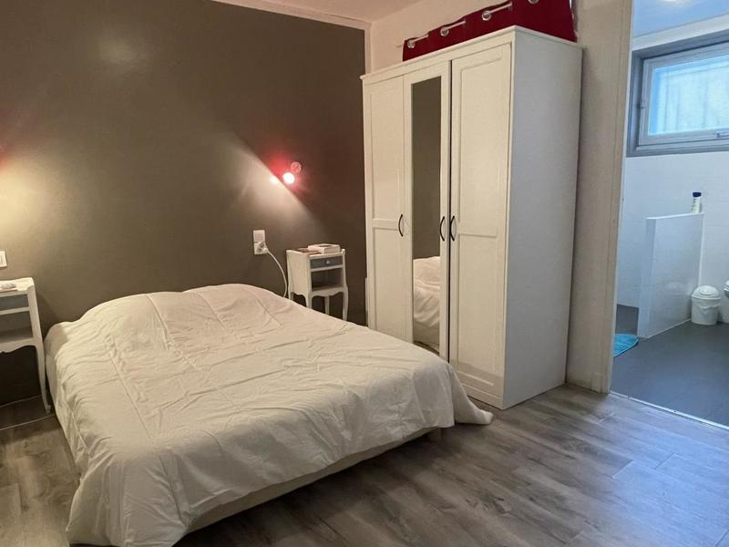 Maison - 220 m² - 9 pièces