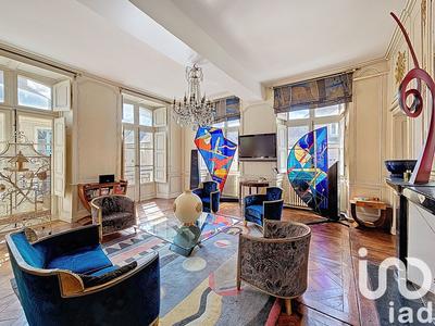 Appartement - 244 m² - 8 pièces