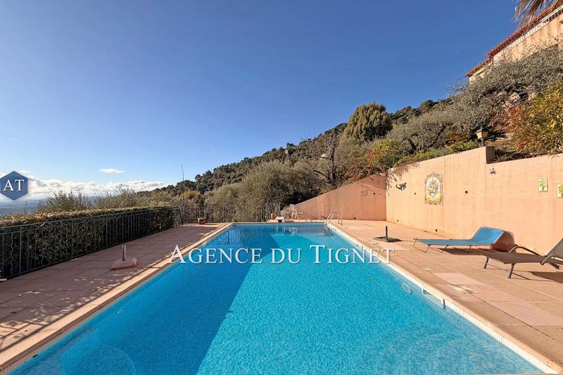 Maison - 217 m² - 7 pièces