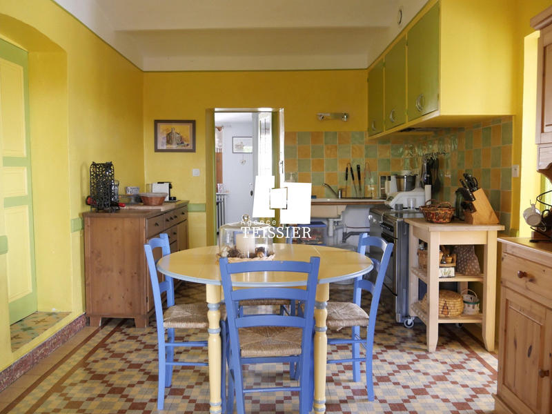 Mas - 223 m² - 8 pièces