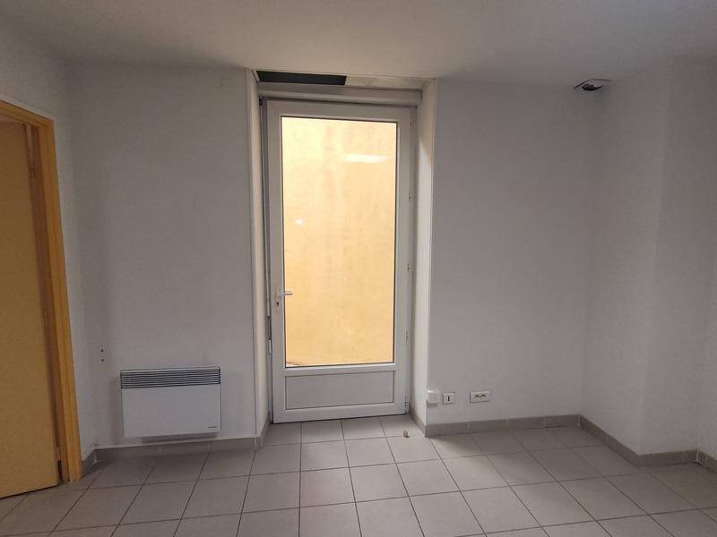 Local d'activité / Entrepôt - 27 m² - 5 pièces