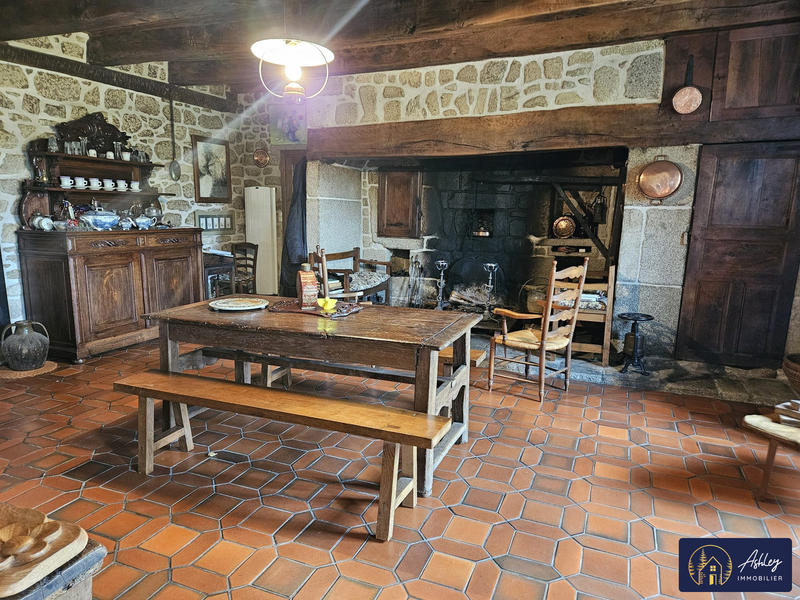 Maison ancienne - 218 m² - 7 pièces