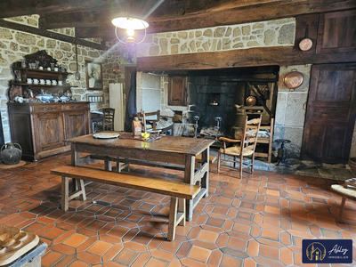 Maison ancienne - 218 m² - 7 pièces