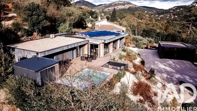 Maison - 147 m² - 4 pièces