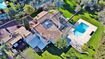 Villa - 182 m² - 7 pièces