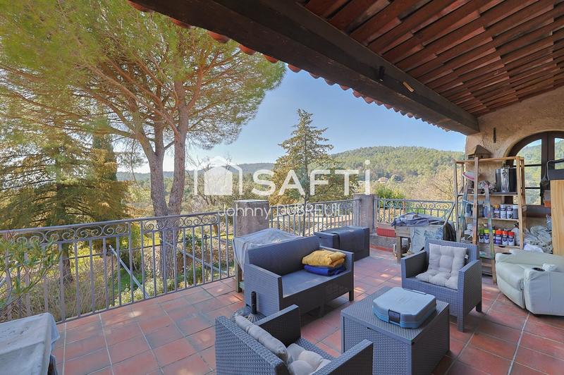 Maison - 360 m² - 13 pièces