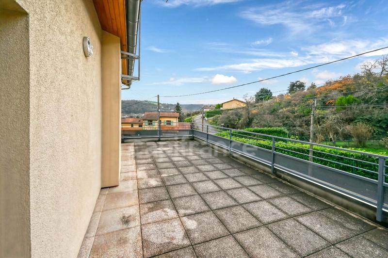 Maison - 98 m² - 6 pièces