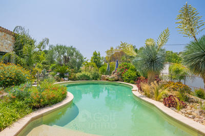 Villa - 220 m² - 5 pièces