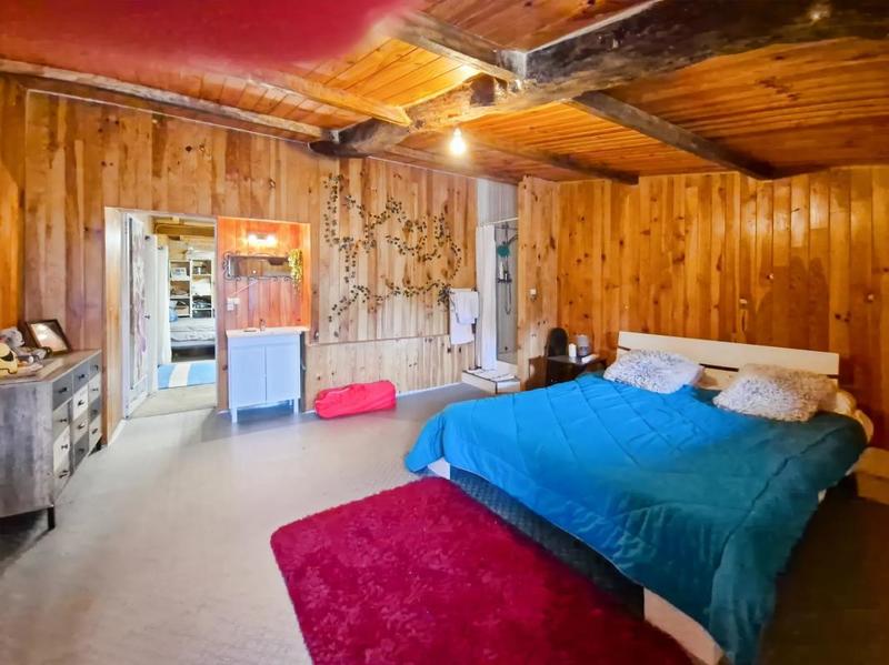 Maison - 230 m² - 6 pièces