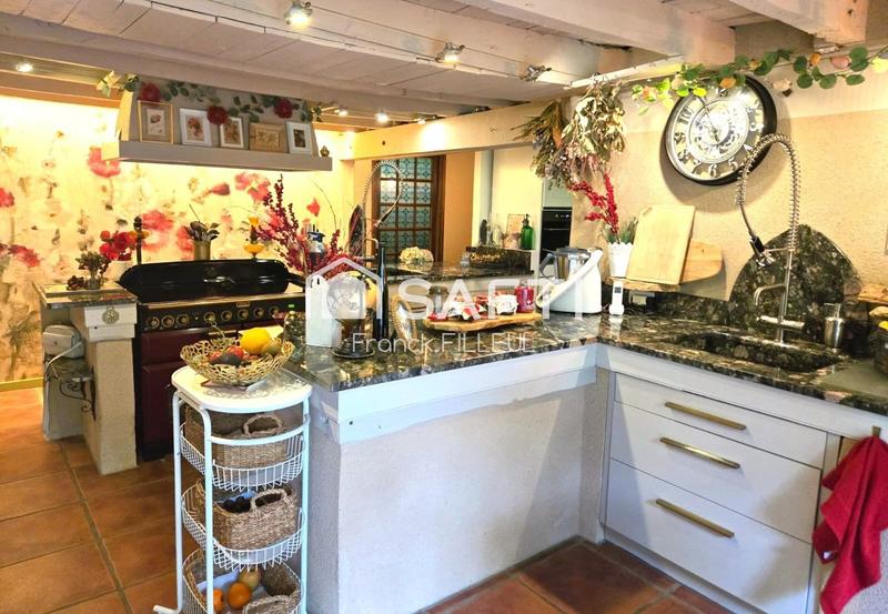 Maison - 282 m² - 8 pièces