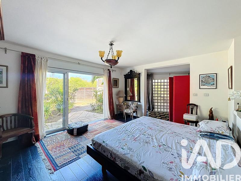 Maison - 252 m² - 6 pièces