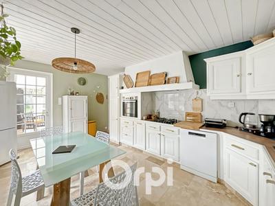 Maison - 182 m² - 6 pièces