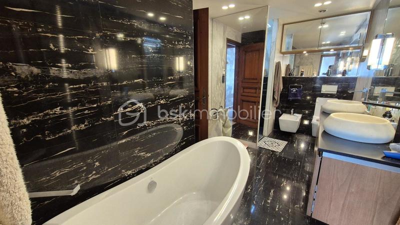 Villa - 137 m² - 5 pièces