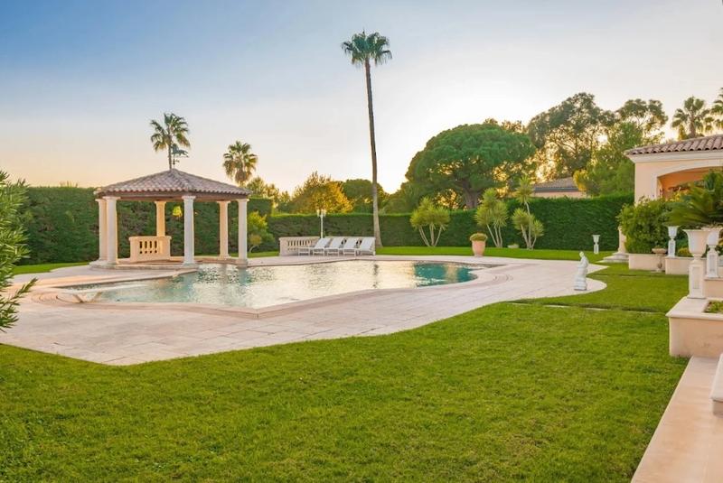 Villa - 450 m² - 8 pièces