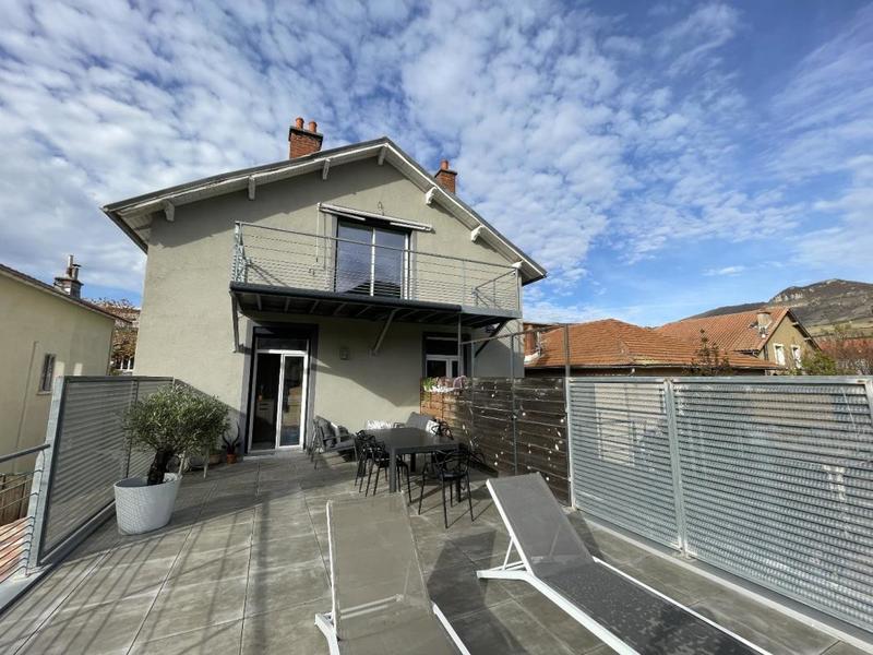 Appartement - 92 m² - 4 pièces