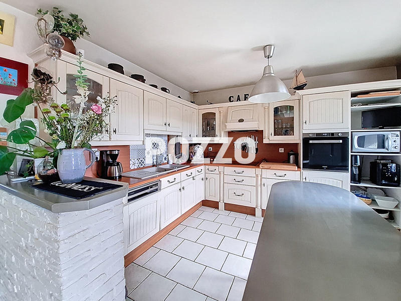 Maison - 165 m² - 8 pièces