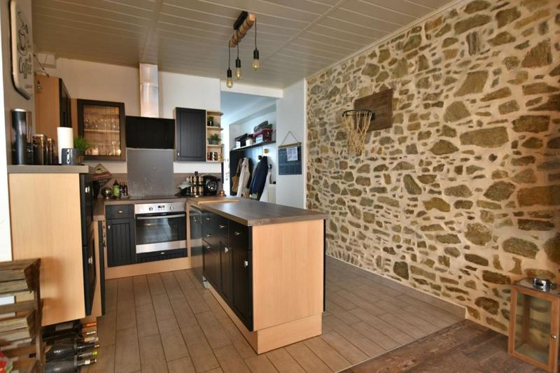 Maison - 157 m² - 9 pièces