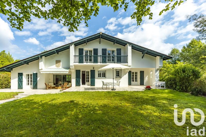 Maison de maîtres - 241 m² - 6 pièces