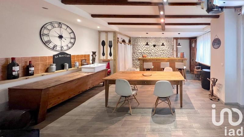 Maison - 382 m² - 9 pièces